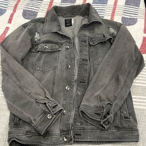 Men’s ripped jeans jacket